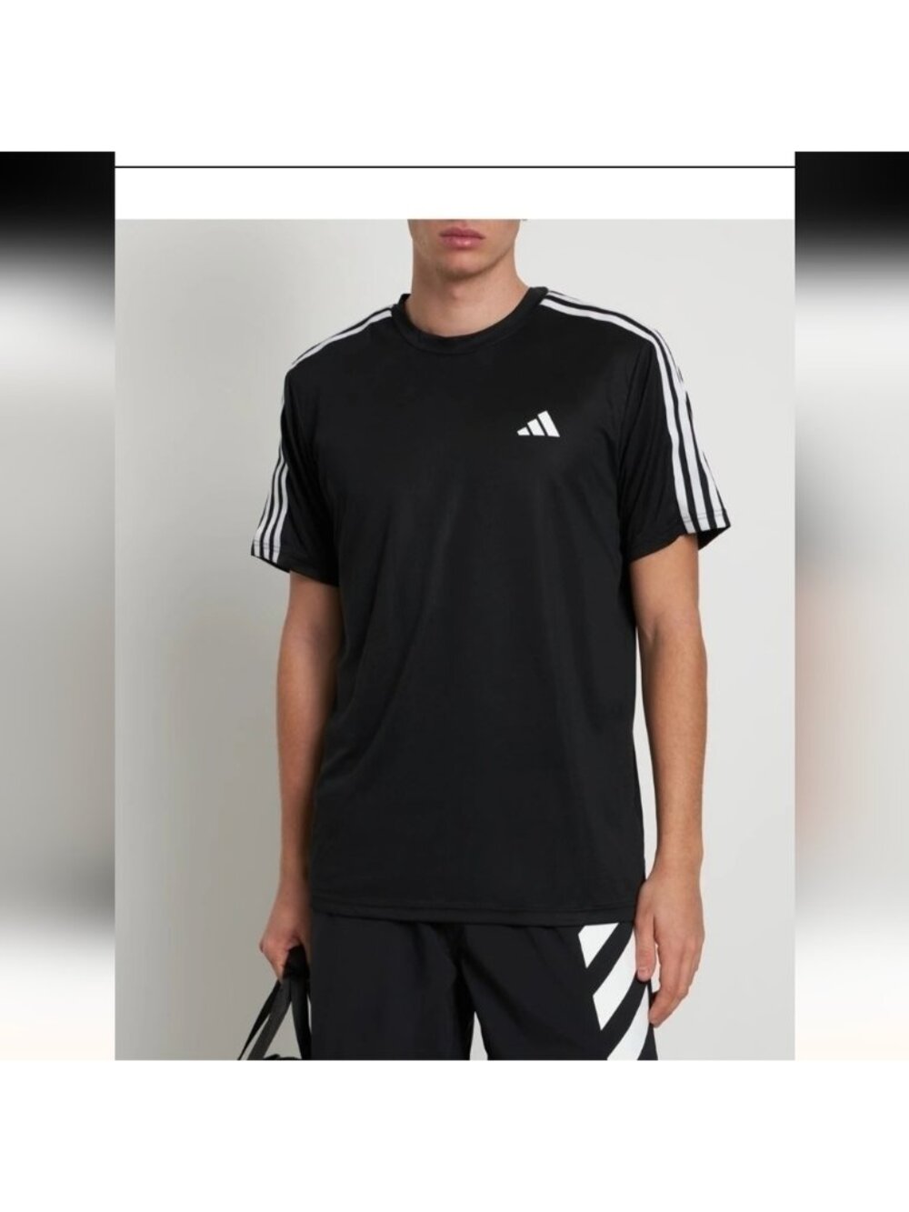 ADIDAS 3 Stripes tech t-shirt Mid weight Size M